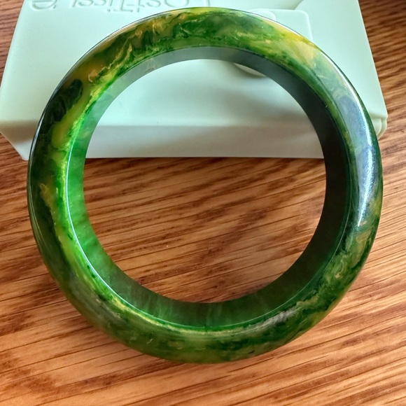 Vintage green marbled “spinach” Bakelite bangle - Picture 4 of 7
